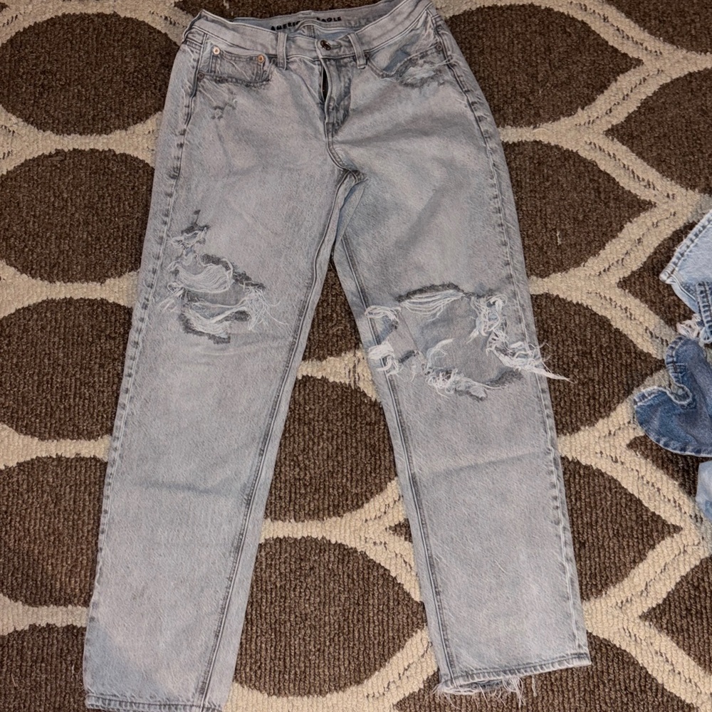 American Eagle Outfitters Light Gray Distressed Straight Jeans